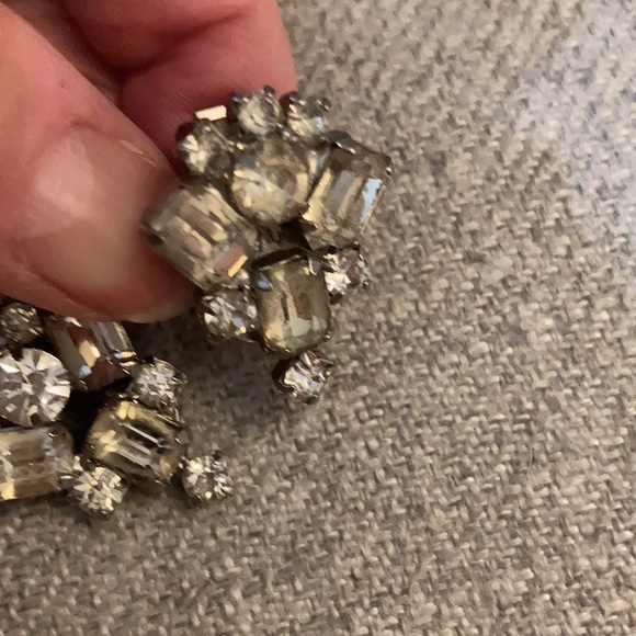 Perfect condition. Gorgeous MCM Hollywood Regency baguette rhinestone clips. - Picture 5 of 5